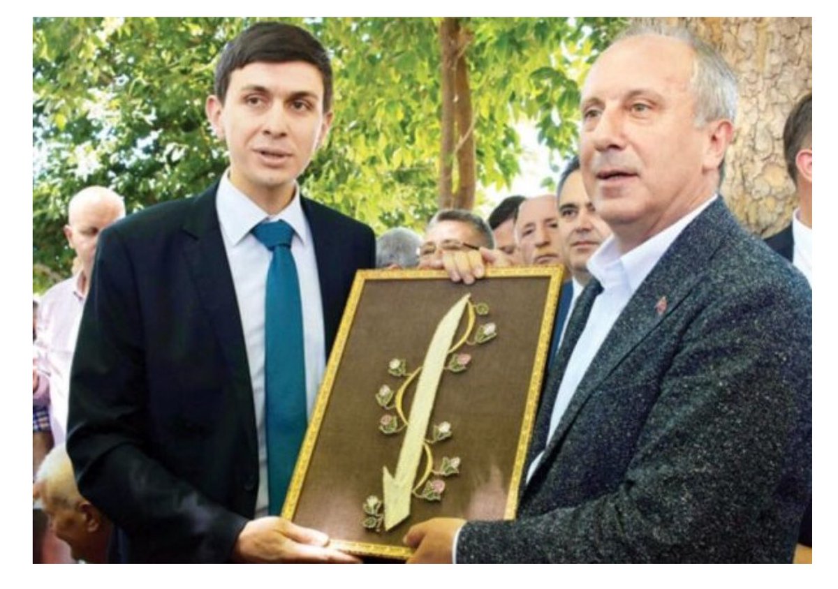 abdulmetin111's tweet photo. İnce’sinden kalınına, şu CHP zihniyetinde değişmeyen tek şey var;
Sık Allah, sık..
Bir tane somut proje yok.
Mesela, Baykal denince hangi proje aklınıza geliyor ?
Peki Kılıçtaroğlu denince ?
İnce’de farklı olacak değil.

Yalan+alavere+dalavere=CHP

 #Muharremİnce21deNTVde https://t.co/Dmyu8qCH01