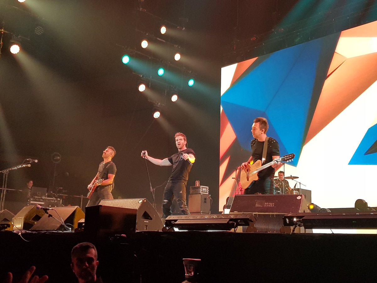 AlboranTeam's tweet photo. #Fotos Empieza la segunda noche de @pabloalboran en el @PalauSantJordi #TourPrometoBarcelona https://t.co/fhREpBIIbH