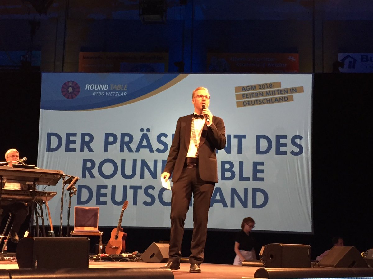AGM_2018's tweet photo. #AGM2018 #Galaabend #Presidentisspeaking https://t.co/UG4PXQ74sx