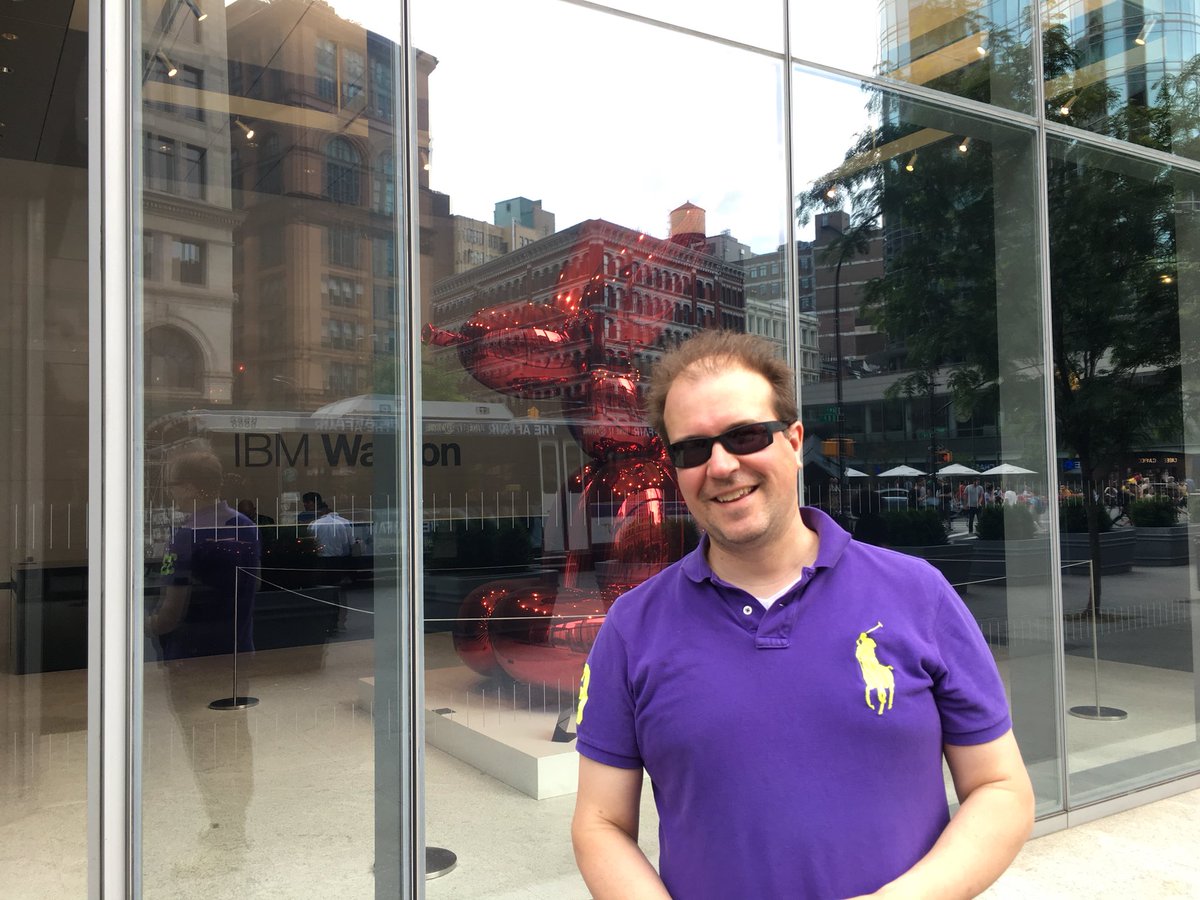 Im Hintergrund erkennt mans: <a href="/healthhackhub/">UKSH IBM InnoHub</a> bei DEM IBM Watson Center Astor Place New York. Wow!