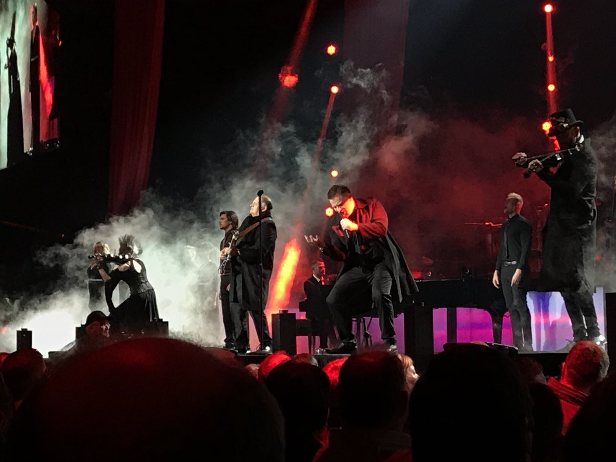 AfrIsGroot's tweet photo. Touch of Class het die gehoor in die palm van hulle hand met Sound of Silence. Hierdie manne is iets besonders. Hulle is ook gaskunstenaar by die Il Divo konserte in November. Bespreek jou kaartjies by Computicket. #Classics2018 https://t.co/d24LSj5IXC