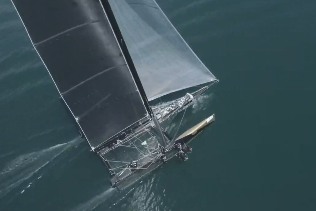 UltimBoat's tweet image. #UltimTeam #D35 #BOM18

Retour dans le petit lac, après 12 heures de course pour les 1er multicoques sur le @BoldOrMirabaud avec en tête Safram, LaydyCat power by @spindriftracing en 9ème position, mais une partie de retard refait