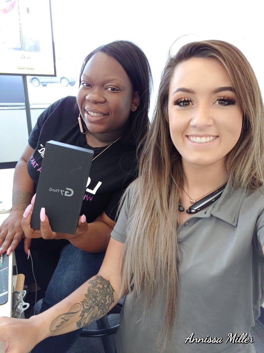 AnnissaLg's tweet photo. @SellWithLG. What a beautiful spoil she was to work with! reppin her G7 thinq shirt and everything #G7PartnerUP let's get it! https://t.co/2BpvVUDmFJ