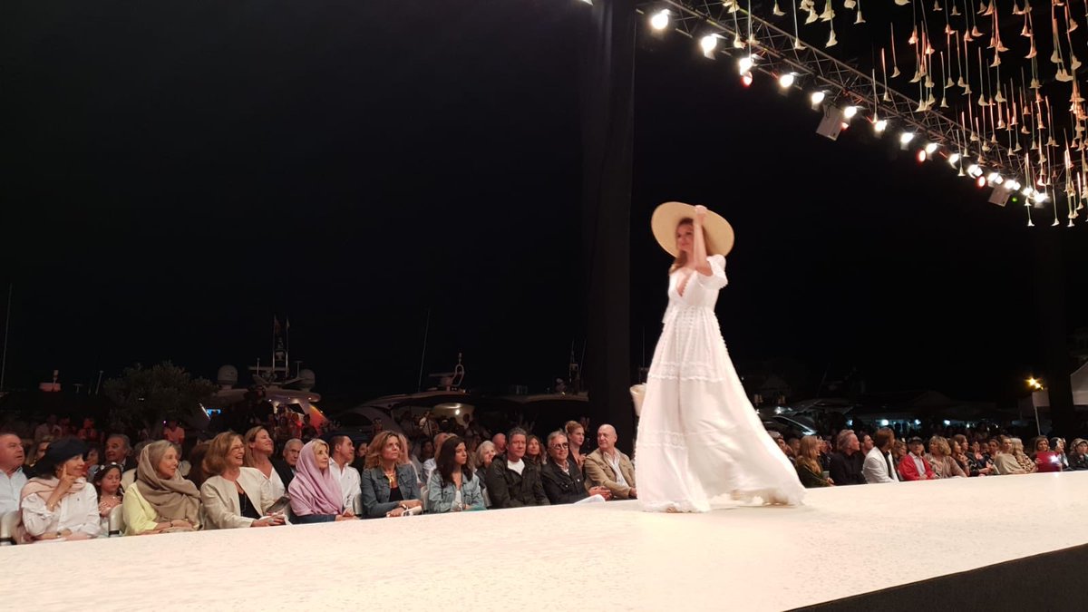 Ibiza_Travel's tweet photo. Elegante, chic, bohemia, diferente...la creatividad de la moda de #Ibiza simboliza una forma de vivir y de sentir inspirada en el #Mediterráneo #Ibiza @Pasarelaadlib #Adlib18 @Consell_Eivissa #Ibiza https://t.co/JA2WFGEtfJ