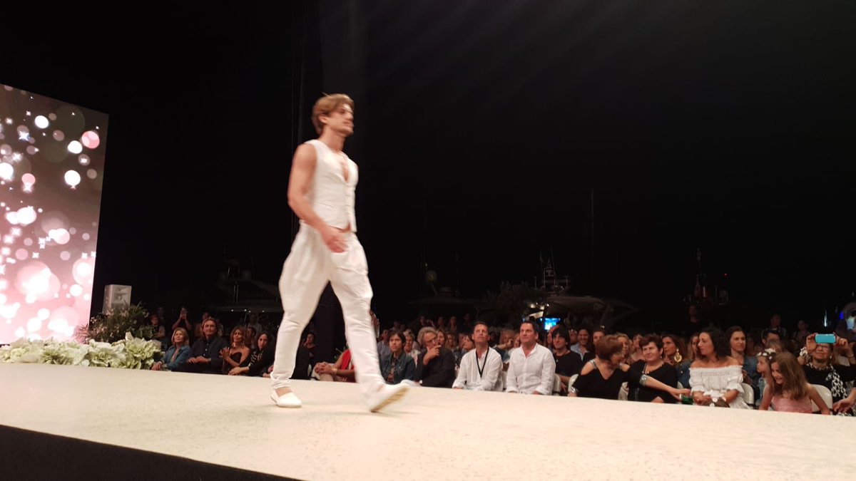 Ibiza_Travel's tweet photo. Elegante, chic, bohemia, diferente...la creatividad de la moda de #Ibiza simboliza una forma de vivir y de sentir inspirada en el #Mediterráneo #Ibiza @Pasarelaadlib #Adlib18 @Consell_Eivissa #Ibiza https://t.co/JA2WFGEtfJ