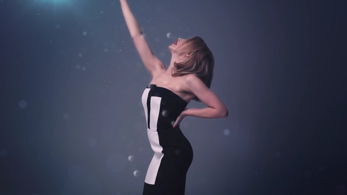 RLeBonTennant's tweet photo. 🎶 You can find me,
Shining like a laser beam,
Feel the light! 🎶
Happy 4th birthday to one of my all time favourite Kylie songs, Crystallize! 😃😍💙💖👍🎂🎉🎊💎
#KylieMinogue #Crystallize #OneNoteAgainstCancer #4Years #TeamKylie #TeamMinogue @kylieminogue https://t.co/NLmqGyDArN