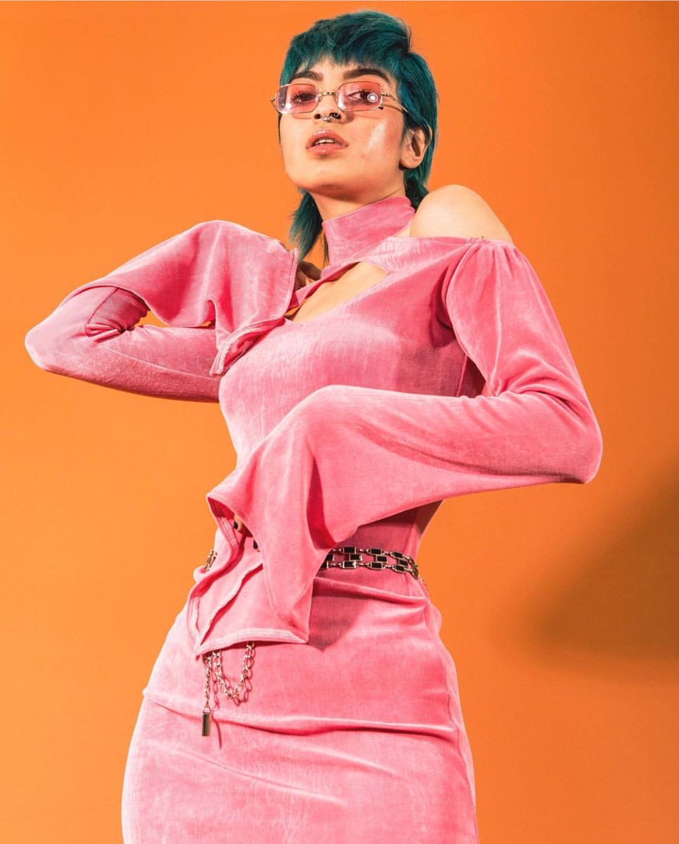 PilsenFTS's tweet photo. Tatiana Hazel, hits the #PilsenFTs stage at 3:45pm. Don’t miss the fusion of powerful lyrics and beats, with the best of Latino flavor. https://t.co/973wfj160H