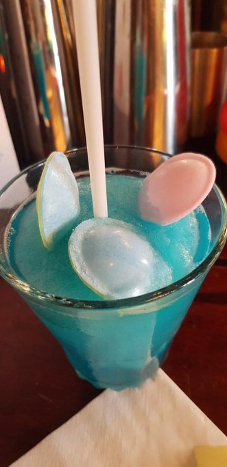 Quick post. Out out. #cocktails with the ladies 🍸🍸🍸🍸🍸🍸🍸🍸🍸 https://t.co/8489goWEVJ<a href="/tag/cocktails"class="tags">#cocktails</a>