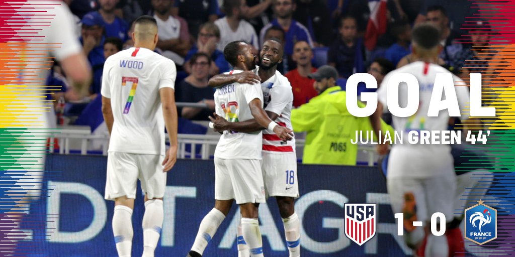 GIF：法国队后防失误，格林破门