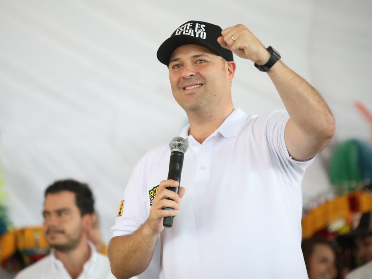 rodrigogayossoc's tweet photo. Soy el candidato más joven, por eso entiendo y comprendo su sentir, uno de mis compromisos es impulsar el transporte gratuito para estudiantes. #CompromisoDeGayo
#MorelosMereceMás https://t.co/jO7DgkHELE