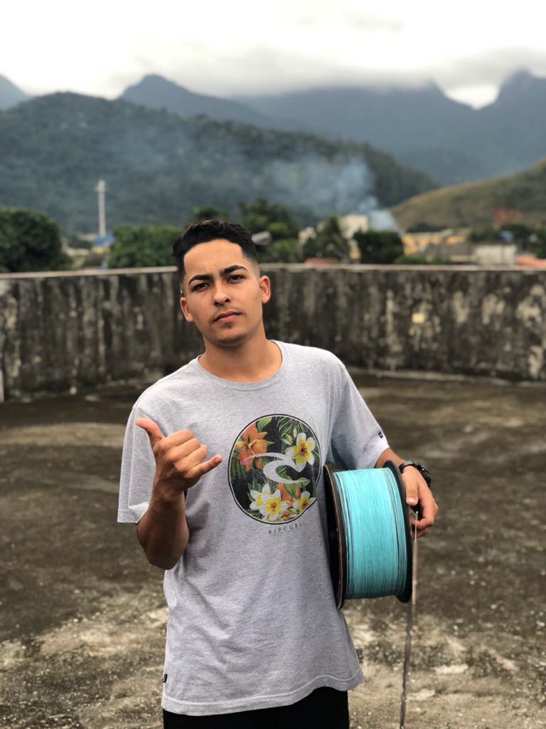 mendesPDO's tweet photo. A minha escola e minha favela🚀😎 https://t.co/RfLREQRePw