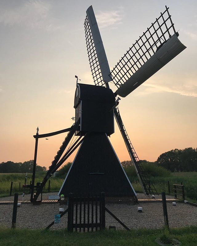 ftubbing's tweet photo. Shooting the sunset today. https://t.co/fl48UJF011
