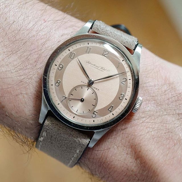 buyaluxwatch's tweet photo. https://t.co/DOgxKDjYJC Love it! Regrann from @theydid - IWC is still so slept on. This 1940's pink dial calatrava in steel is one of my absolute favorites! #iwc #vintageiwc #calatrava #hermetcase #flatbezel #pinkdial #twotonedial #rare #patekphilippe… https://t.co/H85sG6q3hx https://t.co/9ieIMwnC7G