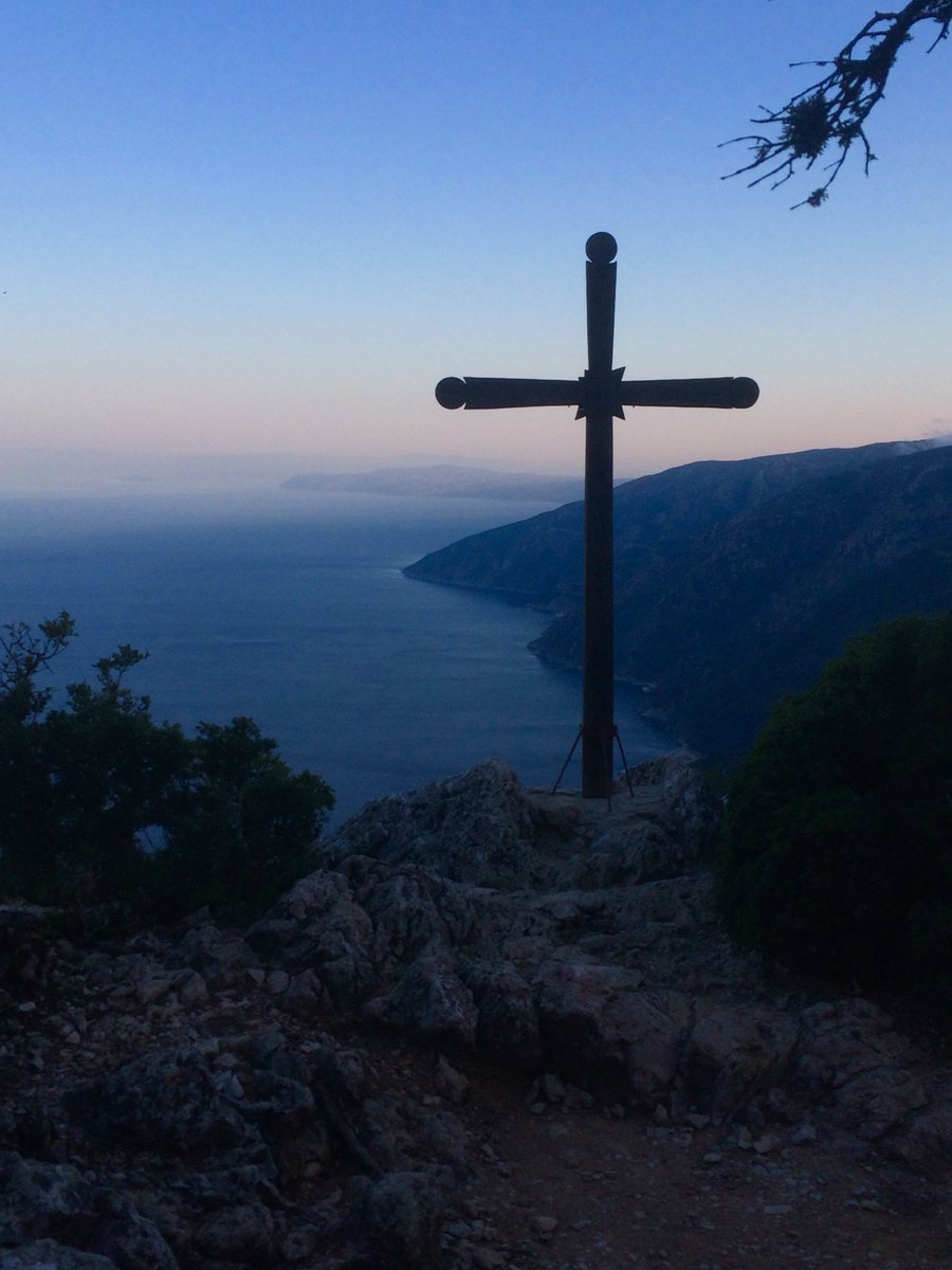 Neddamred's tweet photo. Come to visit us, Lord, this night,
so that by your strength we may rise at daybreak
to rejoice in the resurrection of #Christ, your Son,
who lives &amp; reigns for ever &amp; ever.

The Lord grant us a quiet night &amp; a perfect end. Amen

#Compline #NightPrayer

Cross: Mount Athos, Greece https://t.co/xxtZSZoHdd