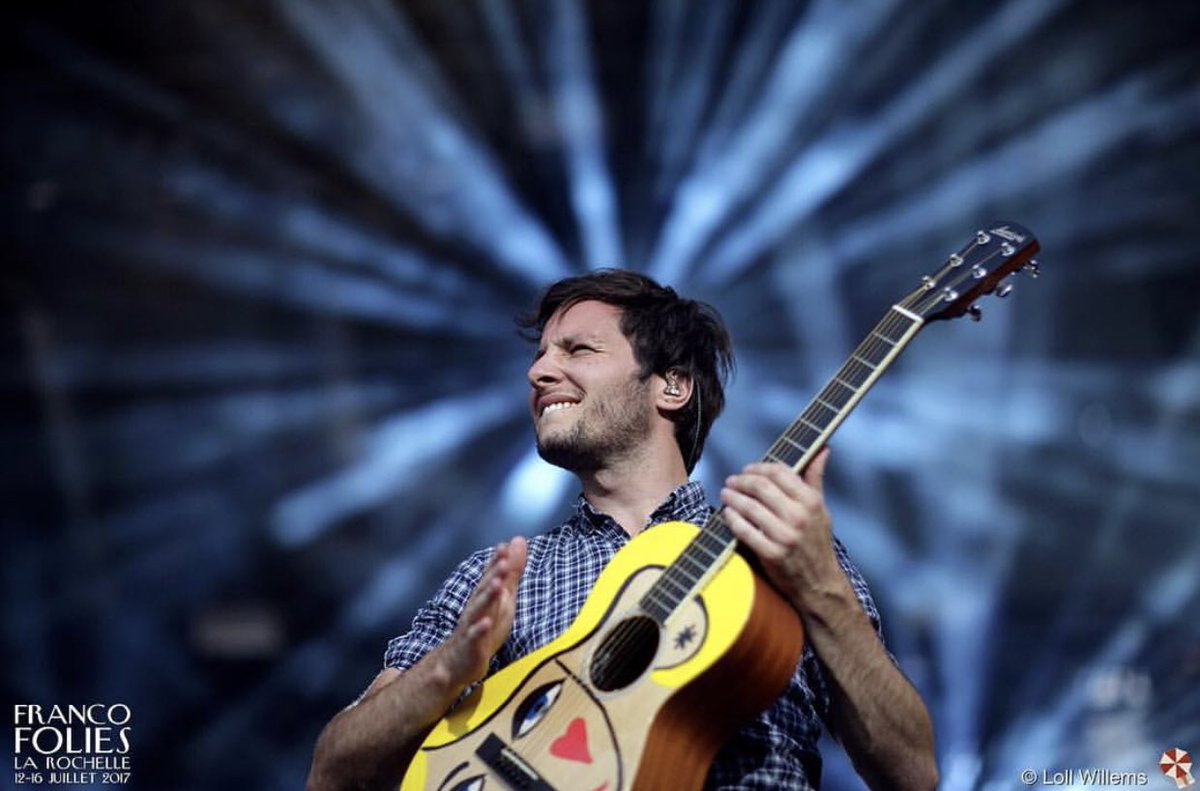 francofolies's tweet photo. Bravo @VianneyMusique pour cette si belle tournée. Que de merveilleux souvenirs aux #Francos2017, on est assez émus ce soir de voir Bercy chanter avec toi ! On a hâte de te retrouver cet été à La Rochelle avec @SansonOfficiel ! 💕 https://t.co/M1eW0dcqaR