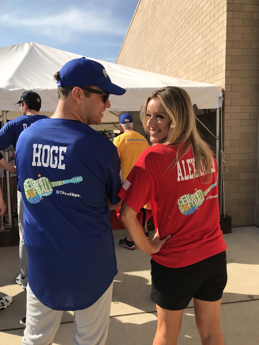 lucashoge's tweet photo. What an awesome day @cityofhope game playing on the WINNING #teamOPRY! #strikeoutcancer18 #powerofgarth @opry #cmafest -this is PRE- @DJ_Shawn_Parr injury, hope you feel better bud! #blessed #greatcause https://t.co/pvk0Ym3Jj7