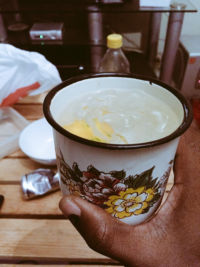 TeffuJoy's tweet image. #BomBayGin with hommies. 😍