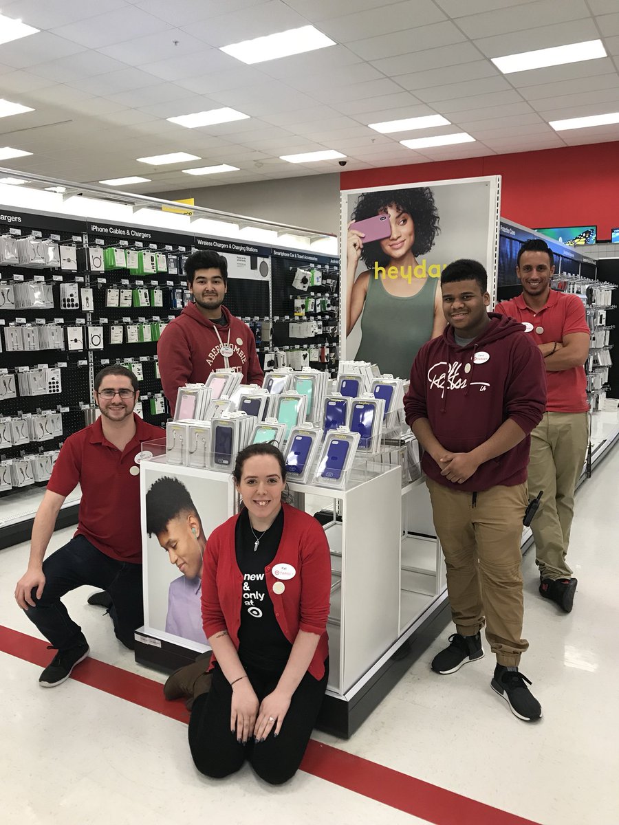 ‘Hey’, it’s a wonderful ‘Day’. Come on over to our electronics department at #thestation and match your style with your favorite tech with Heyday!