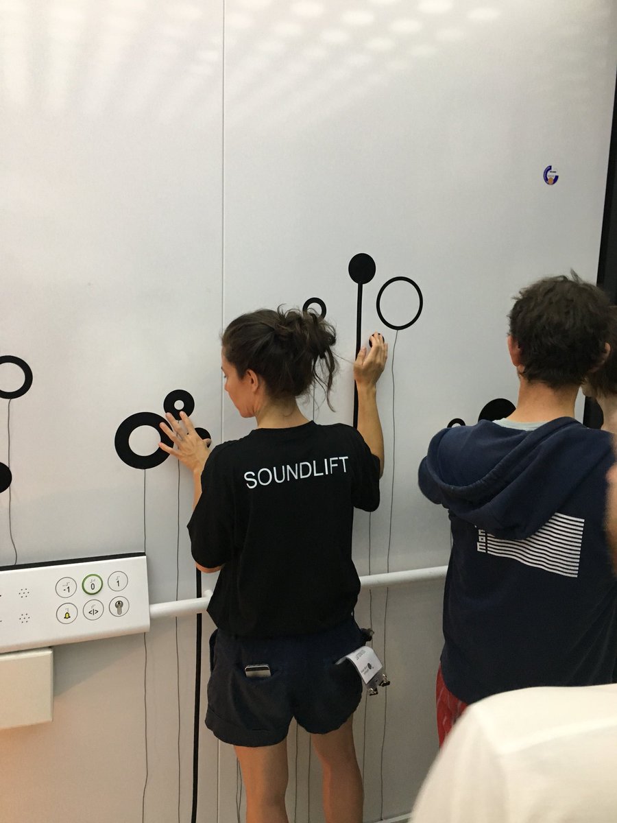 Brandt_Futurium's tweet image. Einfach fantastisch: Der interaktive #Soundlift des netzwerks junge ohren bei der #lndw18 im Fahrstuhl des @FuturiumD!
