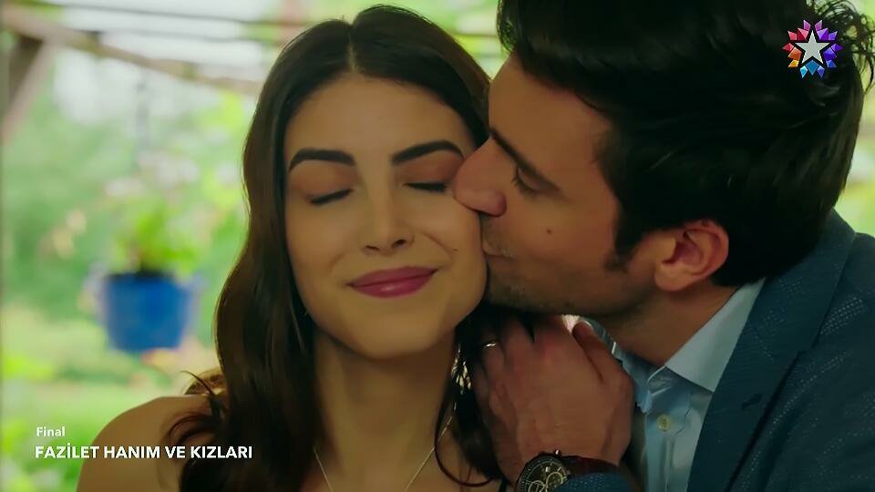 Göz göze otursunlar, saatlerce sohbet etsinler, dertleşsinler daha çok isterdim. Hiç konuşmadılar, dertleşmediler ama yine böyle görmek güzel. #YağHaz'a yine de çok hasretiz. Çağlar Ertuğrul ve Deniz Baysal'a emekleri için çokça teşekkürler. #FaziletHanımveKızları #vedavakti