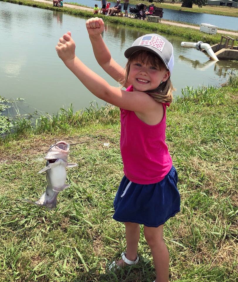dakotafarms's tweet photo. Another happy angler, 5 year old Raelyn caught this whopper of a fish!! #FishArkansas #FishNatural #freefishingweekend #adorable @ARGameandFish https://t.co/AL9HDQCfoA