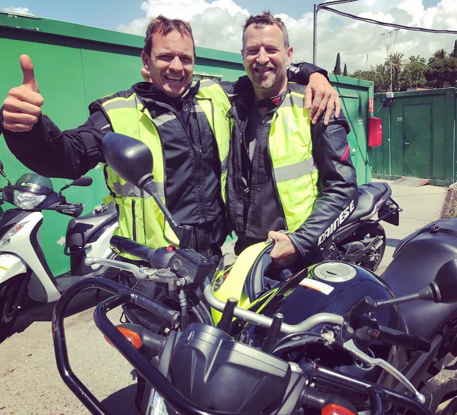 Motoescuela_es's tweet photo. Aquí tenemos dos nuevos motards, Marc y Eduard ENHORABUENA!!! A disfrutar de vuestro permiso de moto A. V’sssss
#Motoescuela #Yamaha #PontGrup #moto #motero #motard #carnetdemoto #autoescuela #motos #libertad #permisodemoto #permisoAM #permisoA1 #permisoA2 #permisoA #motorbike https://t.co/mWlQYbaGA0