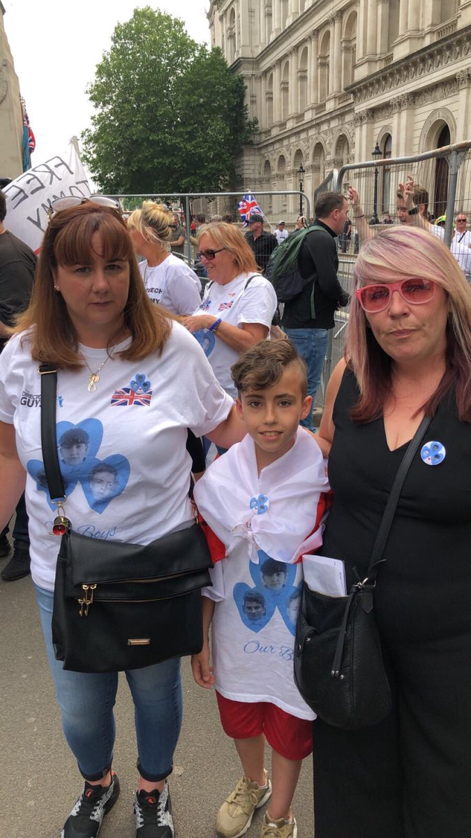 This why is why we are also fighting. For this kid and every other child up and down this country! So they don’t have to live in a corrupt society! #FightingForJustice #FreedomOfSpeech #FreeTommy