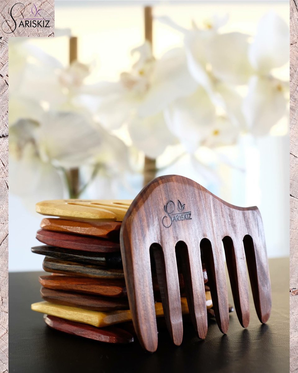 Sariskiz's tweet photo. Sariskiz wood combs #portable #beAgoddess #loveyourhair https://t.co/meeXSjgcfS