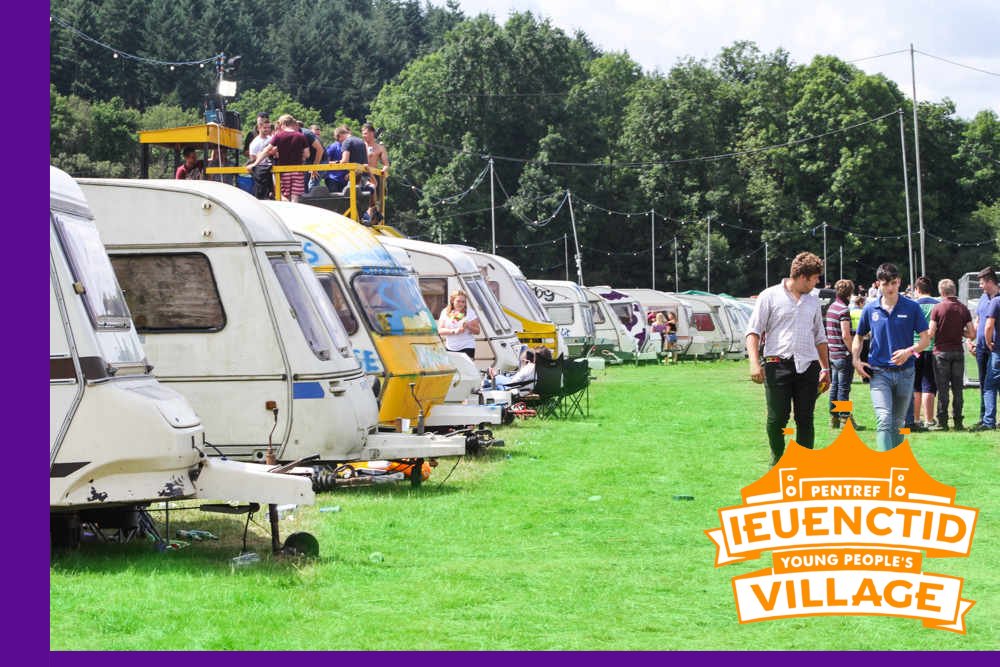 YPV_2020's tweet photo. Dros 21? Beth am roi cynnig ar ein gwersyllfa newydd i’r to hŷn.
Over 21? You can now camp in your own exclusive campsite.
#PentrefIeuenctid2018 #YPV2018 #CFFICymru #YFCWales #SioeFrenhinolCymru #CAFC #RoyalWelshShow #RWAS https://t.co/tUYPHBcRGk