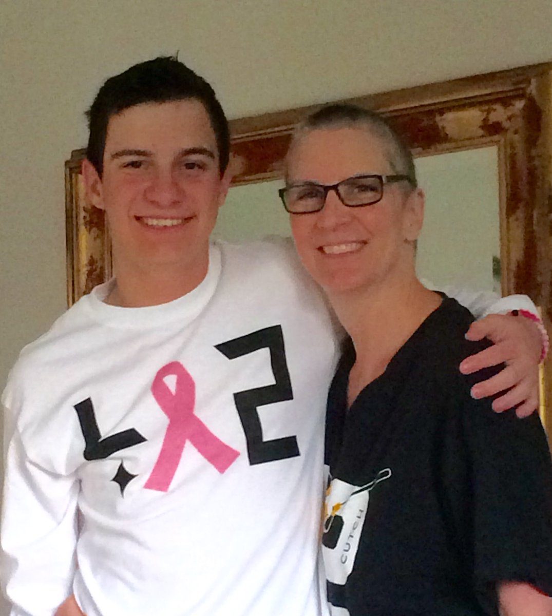 TCaggiano18's tweet photo. Mom 2 - Cancer 0 
Strongest and most beautiful out there❣️ I love you mom💗 https://t.co/2mVN9DnbOF