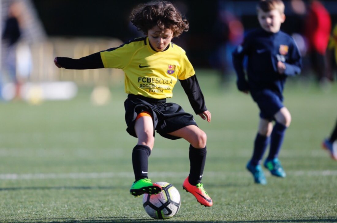 BarcaAcademyCol's tweet photo. En los #FCBCamps formaremos además de deportistas... formaremos líderes y gerentes de sus propias competencias y talentos 🤩🔴🔵 – Cupos Limitados – 😱😱 ¡Inscríbete! ⚽️🇨🇴 [Link para más información: https://t.co/nHUD0hACh6 📲] https://t.co/FB7uklNoWN
