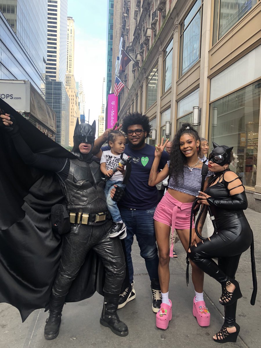 riconasty's tweet photo. THIS WAS A REAL LIFE MOMENT . 😂😂😂😂 GANGGGGGGG https://t.co/FmHrKYECDb