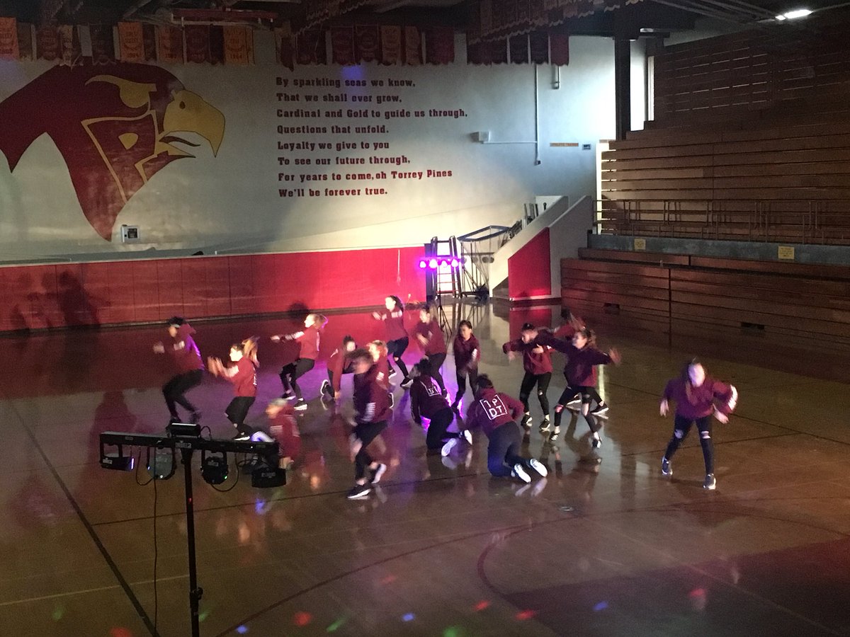 TorreyPinesHS's tweet photo. The TP Dance Program celebrates  another great year with Expression Session.  Amazing dancers with amazing dedication to their craft. Great job everyone! #TPHS #DoWork #TPDance https://t.co/QwCJB9ACTR