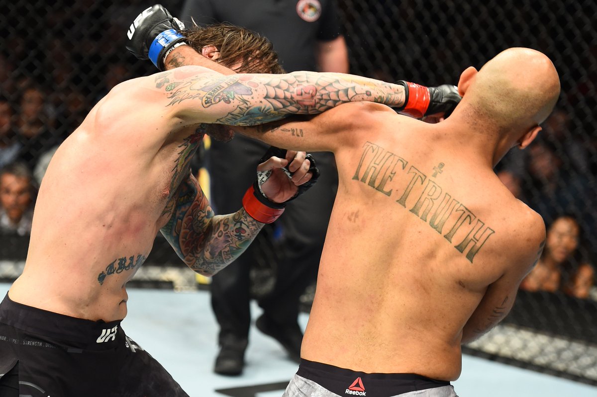 ufc's tweet photo. 👊💥 #UFC225 https://t.co/yLpt4f9sNE
