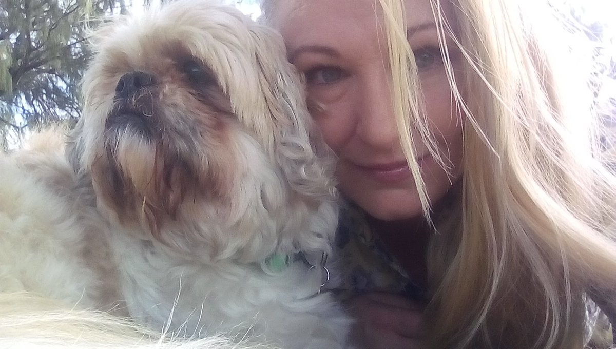 Chewey_depooch's tweet photo. #nationalbestfriendsday
Me &amp; my best friend, my hu-mum
Love Chewey in #Australia https://t.co/nmqfHpYH66