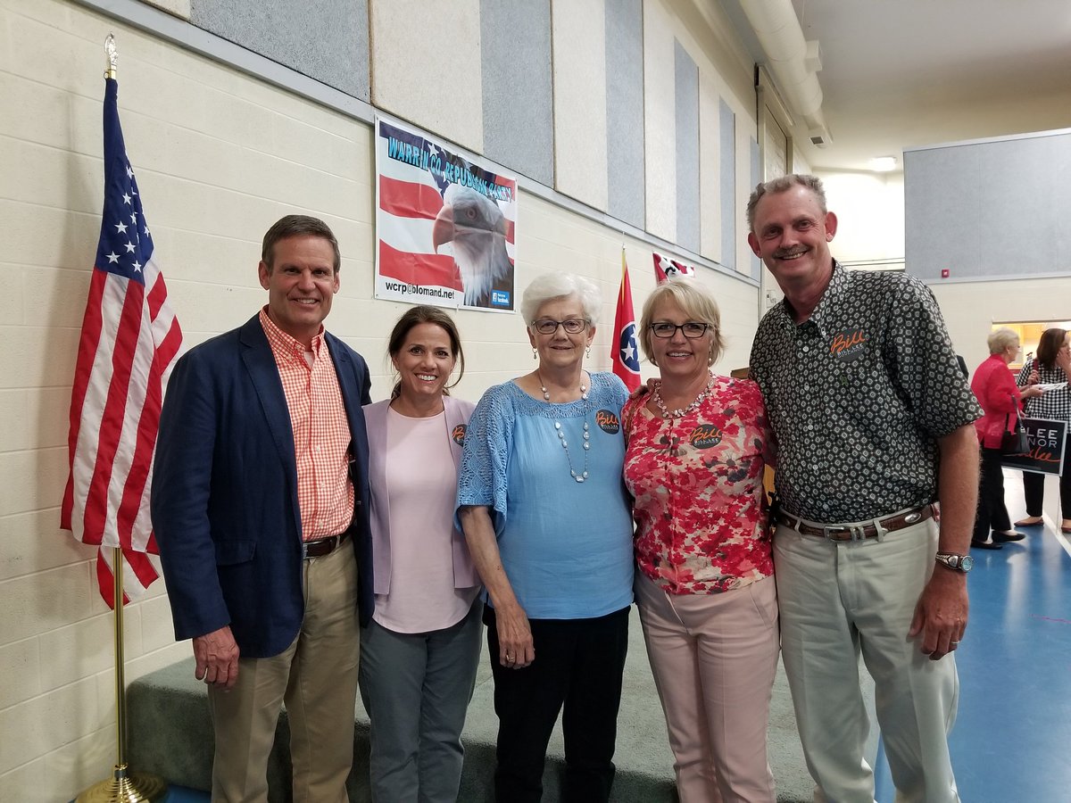 eric6356's tweet image. Great evening at the Warren Co. Reagan Day Dinner with Bill Lee for governor.
#BILLLEEFORTENNESSEE