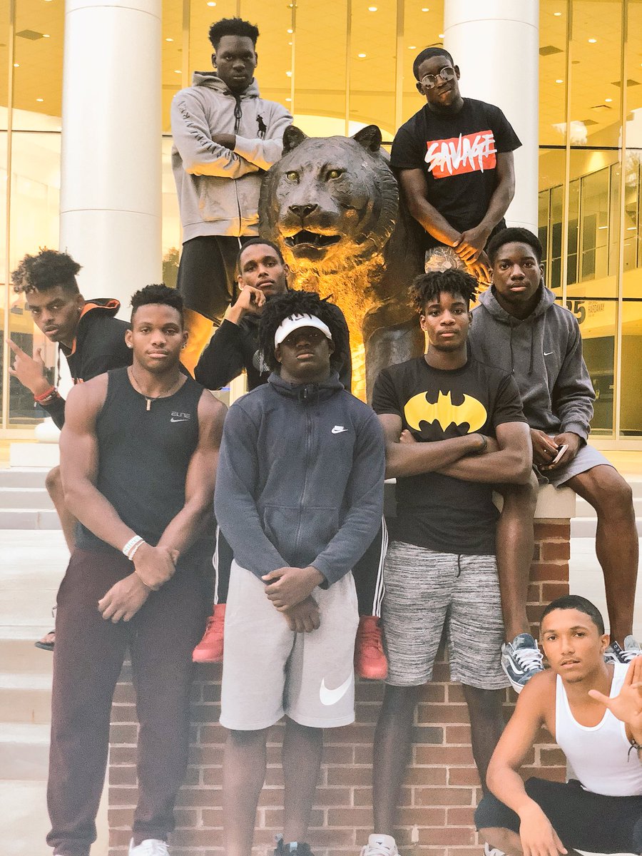 Coach_Okunnu's tweet photo. The Lions are invading the University of Memphis #3PT #LionsOnTheMove
#KeepCLIMBing #StripEmUp #TigerFam https://t.co/AIql8NtQQx
