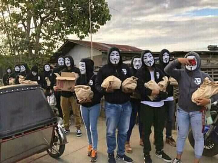 Daniel93629783's tweet photo. Somos un grupo el cual brinda ayuda mientras que @jimmymoralesgt  nada mas aplasta el qlo en su silla sin ayudar a las demas personas #RenunciaYa 
#Hail100cia https://t.co/iOcE1XQlq4