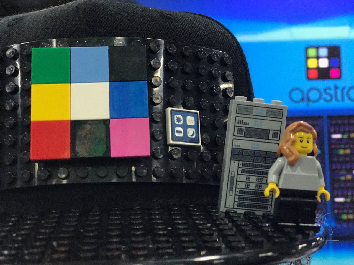 MariMinetaClapp's tweet photo. LEGO hats @CiscoLive ! Drop by @ApstraInc booth #1055 to win one by sharing the love β€οΈπππ #EVPN and #DataCenter #Network operations made easy #CLUS #CLU18 https://t.co/zKyhWDzIG6