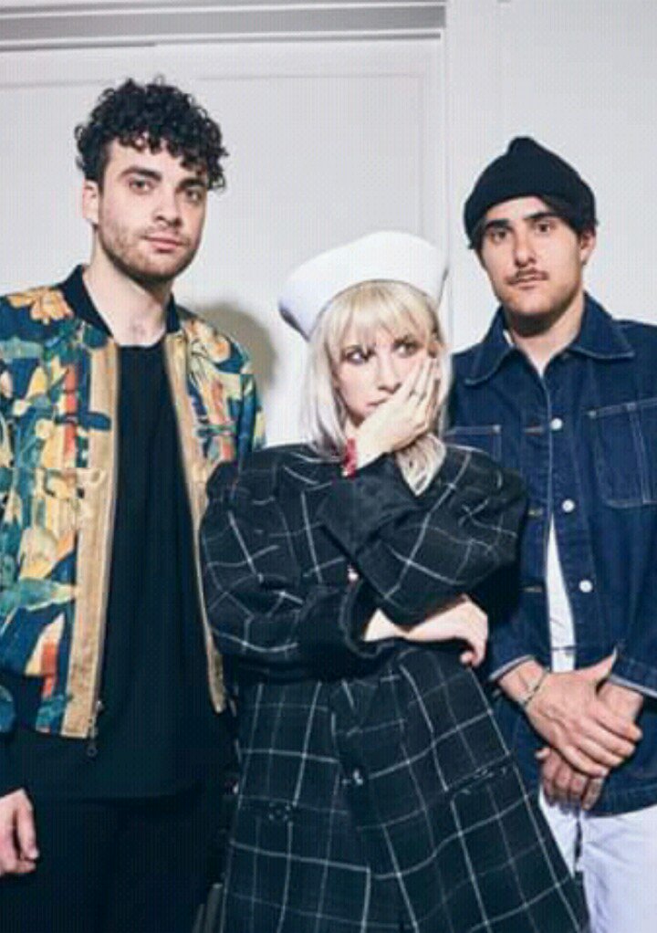 ag_lucero's tweet photo. México and Monterrey wants PARAMORE 2018 @yelyahwilliams @itstayloryall @zacfarro @paramore @warnermusicmex https://t.co/zd2dIe1s0z