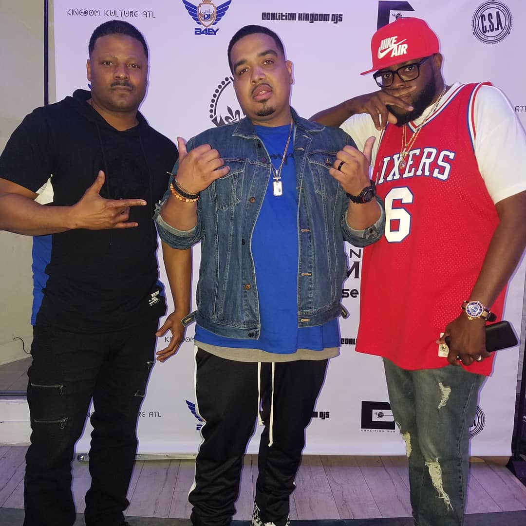 gwadepodcast's tweet photo. Different mothers... same Father!!
#GWade #ehud #doubleatl #kingdomkultureatl #blueivory #hiphop #chh #atlanta #atl #lounge #blueivorylounge #dj #deejay #faith #hudshouse #kingdombusiness https://t.co/DQvMnry746