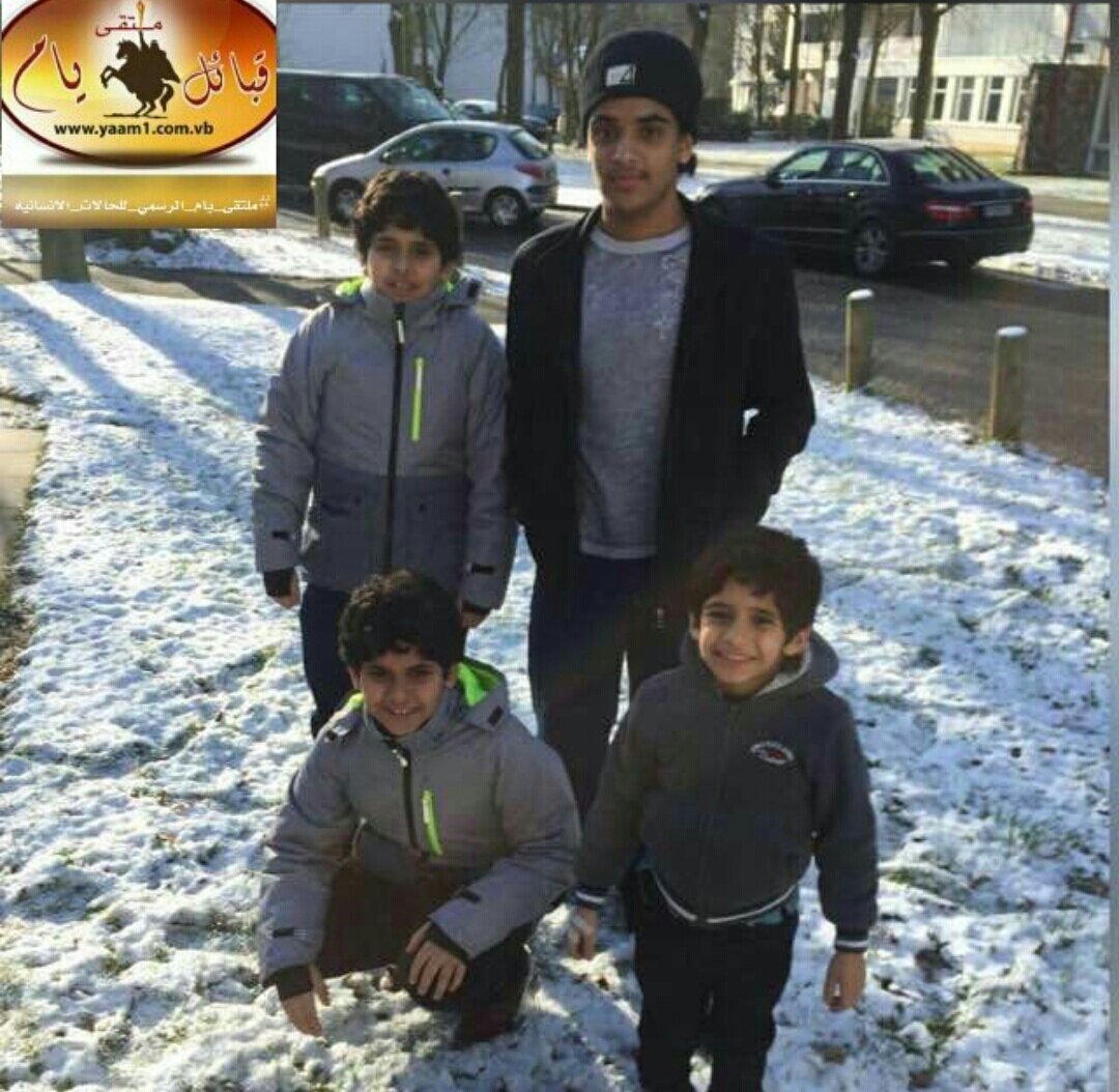 abu_maha2's tweet photo. من هذه الساعه أُسخر هذا الحساب لخدمة #حالة_إنسانية أتعبت وليُ أمرِها على مدى 19عاماً لم يهتني بلذة العيش،
عاش معاناةً مريره مع أطفالٌ لم يعيشوا طفولتِهم كأقرا��هم بل حرمهم المرض لذتها،

أقول ل #عبدالرحمن_القشانين الذي صبر صبرُ أيوب نحن بجانبك ولن نتركك
#اربعه_اطفال_علاجهم_بالمانيا https://t.co/lDFqUuFyKk