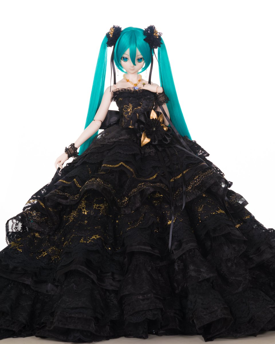 Crowly على تويتر Dd初音ミク うちのこかわいい 桜浪漫工房 ミクさんに黒のウェディングドレスを着ていただきました ミクさんマジ天使