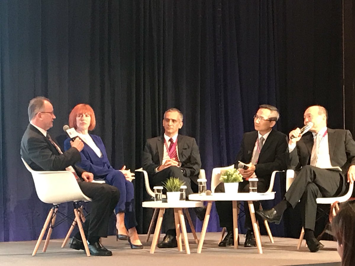 wonglaihung's tweet photo. World experts of viral hepatitis discussing the better HCV treatments to achieve HCV elimination at #IDDF18 #hepatitis #hepatitisc #HCV @IDDF_CUHK @norahterrault  @EdGane https://t.co/Q4I7SxTDFw