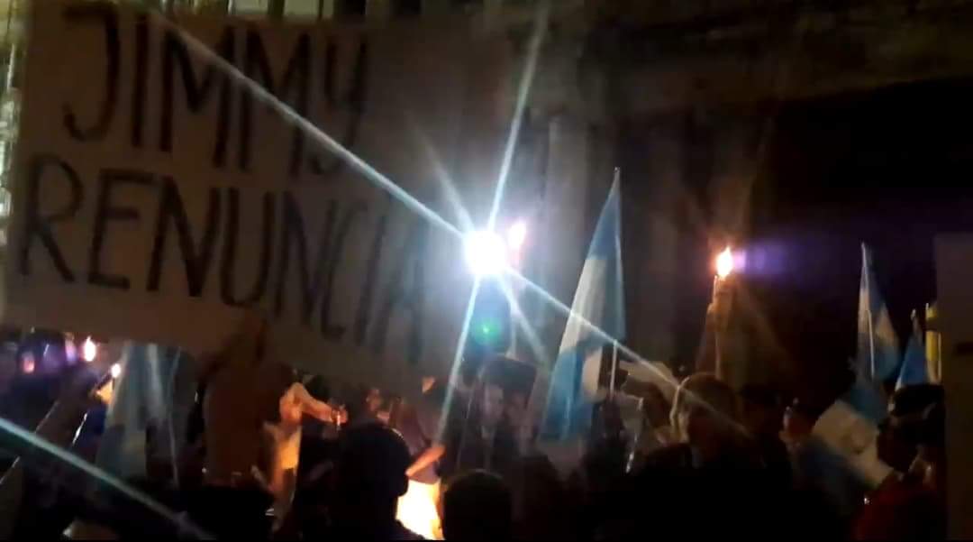 MikuColman's tweet photo. Llego la hora de hacer justicia o te vas o mueres tu desides
@jimmymoralesgt  #RenunciaYa https://t.co/ZGKyDBU4Gq