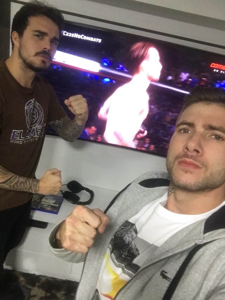 johnnydemarch's tweet photo. #UFC225noCombate BORAAAAAAAA https://t.co/fMzjO9YKwv