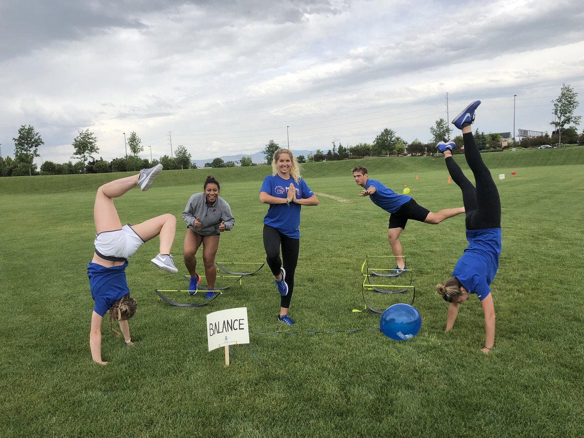 BoiseStateBL's tweet photo. Some of our student-athletes volunteered their afternoon at a “heroes in plain sight” event for medically fragile children and their families. Thanks for having us @LucasHouseOrg @triathlonbros ! https://t.co/1UnoSrvYRy