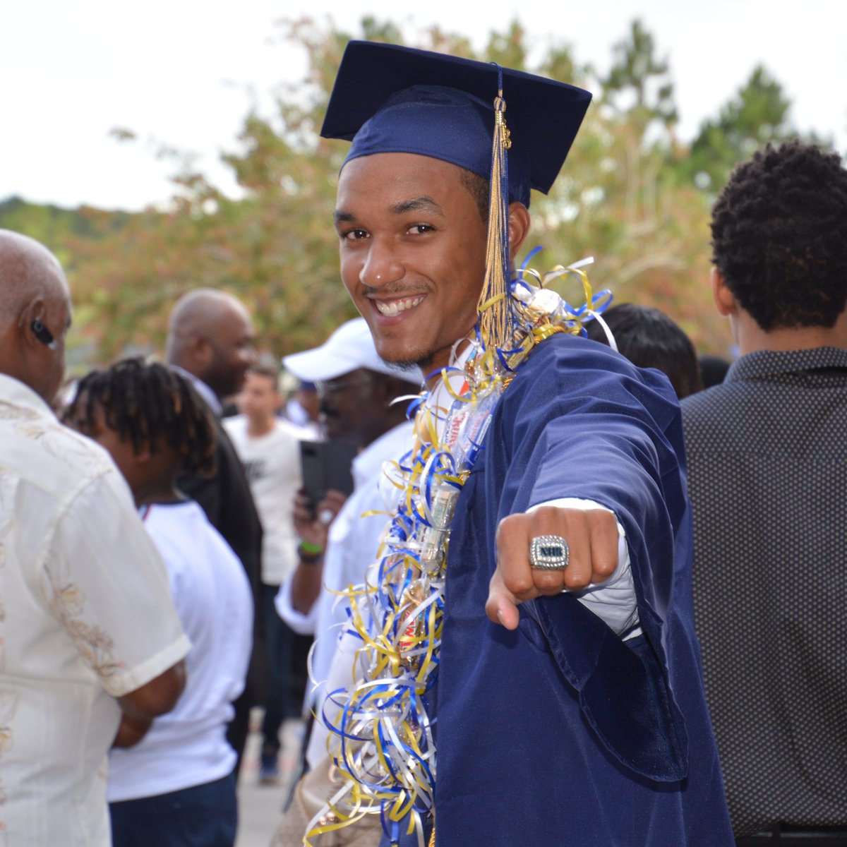 kdolls7's tweet photo. This "Anointed" young man is 1of 3 "Miraculous" Reasons" why I'm live today!
KDOLLS FOREVER!
Matthew 3:17
“And lo a voice from heaven, saying, This is my beloved Son, in whom I am well pleased.”
#DadLife
#KDollStyle
#ProudFatherHoldingUpThisWal #ProudParentMoment! 🙏🏾👊💪 https://t.co/VHFHEccLRq