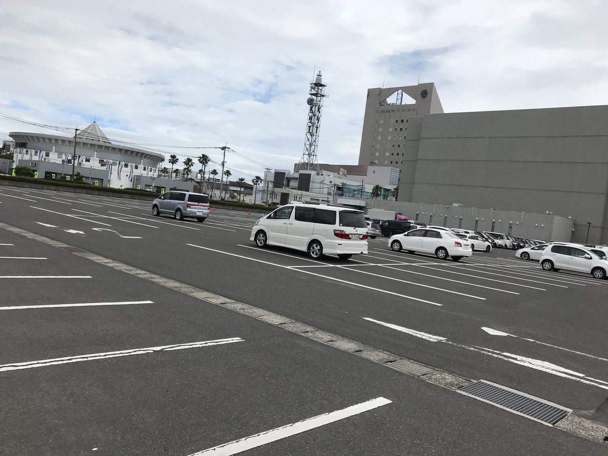 まさたん A Twitter 鹿児島市民文化ホールに到着 まだ駐車場に余裕ありそうです 青春ツアー鹿児島 Tdf Momoclo