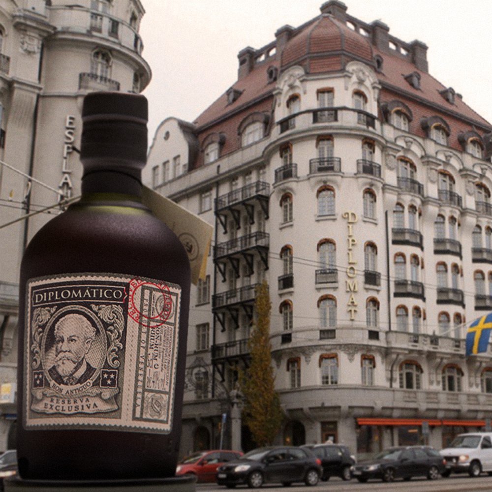 El tamaño es cuestión de perspectiva. ¿Sabes por qué nuestra Mini Diplo se interesó en este hotel?